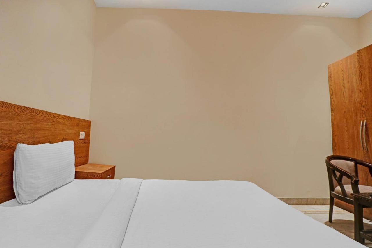 Airport Hotel Goodluck Új-Delhi Kültér fotó
