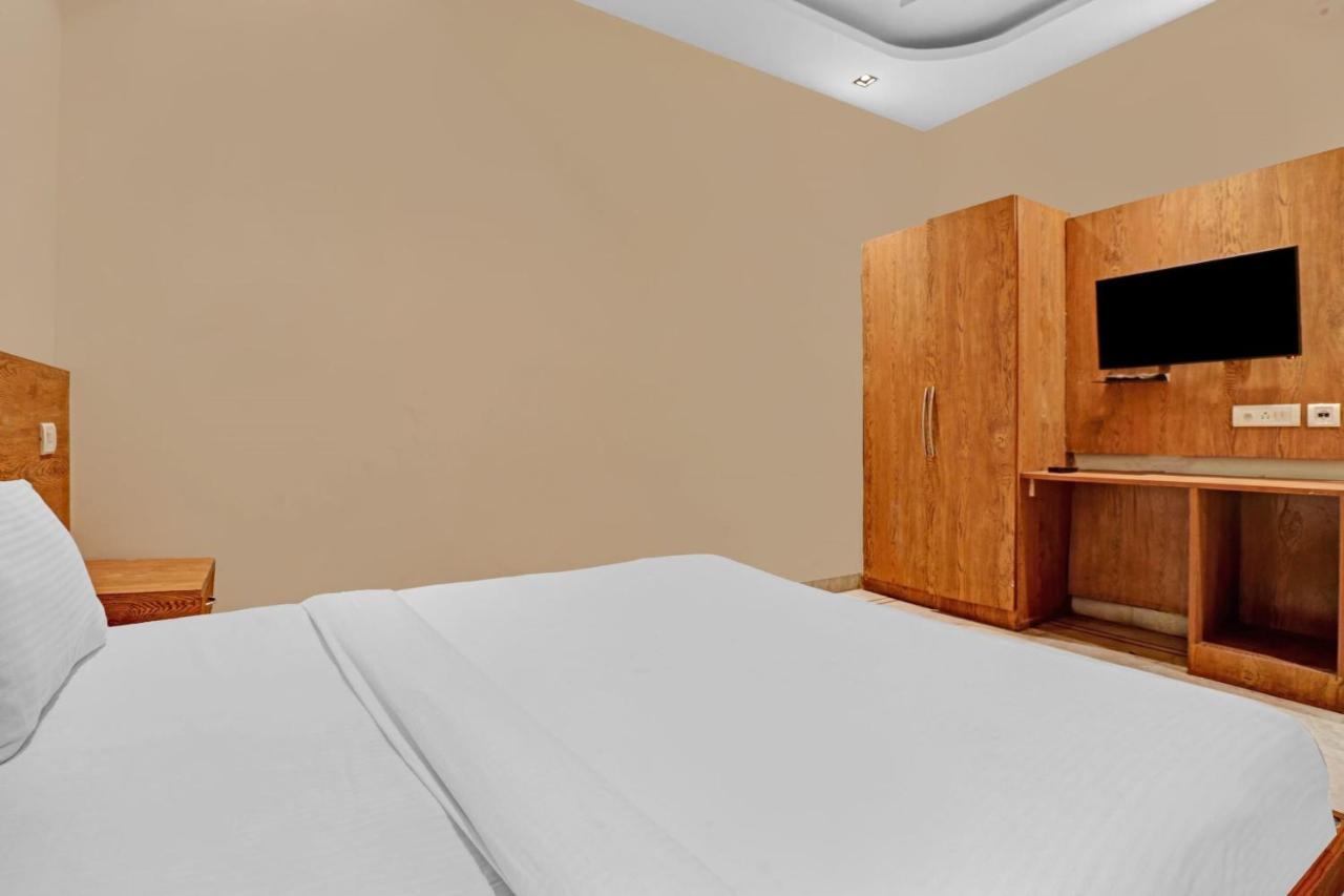 Airport Hotel Goodluck Új-Delhi Kültér fotó