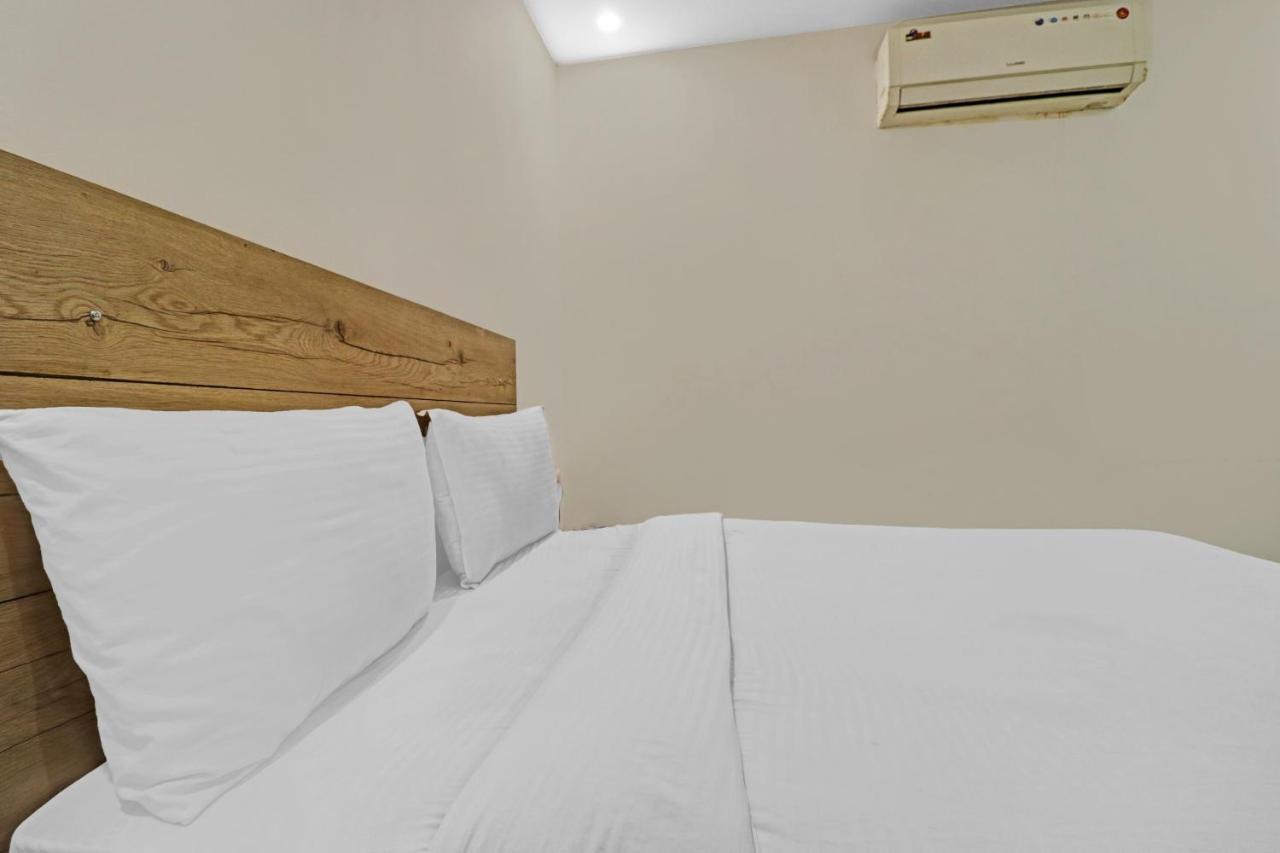 Airport Hotel Goodluck Új-Delhi Kültér fotó