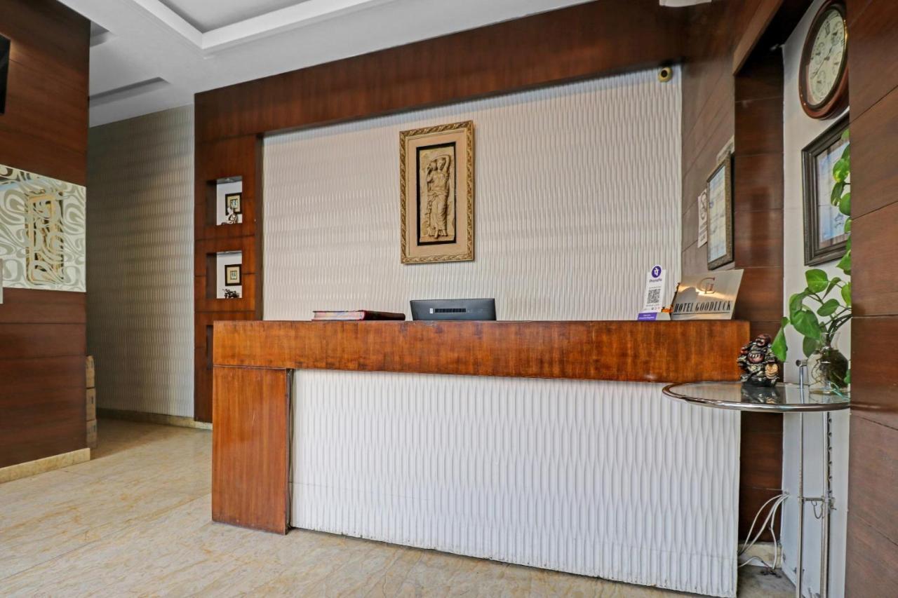Airport Hotel Goodluck Új-Delhi Kültér fotó