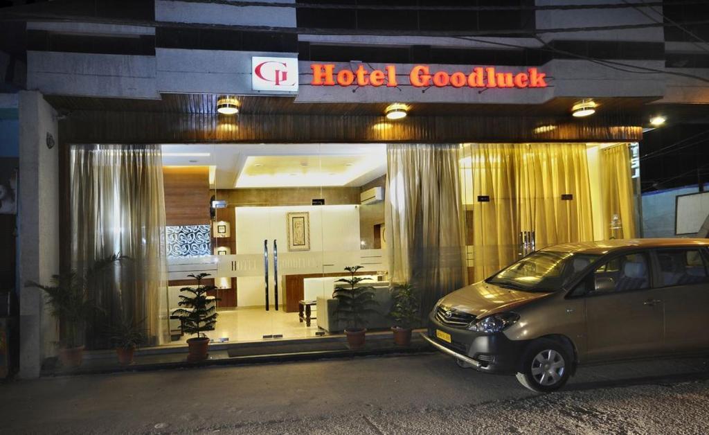 Airport Hotel Goodluck Új-Delhi Kültér fotó